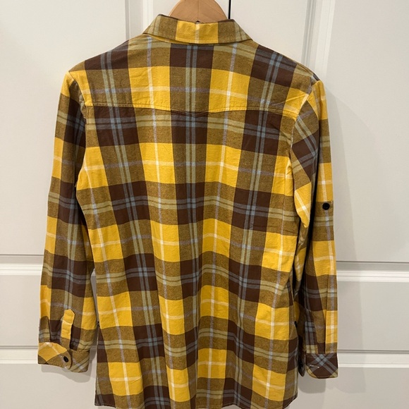 Ochenta NWT women’s yellow plaid flannel button up with collar & button sleeves - Picture 7 of 8